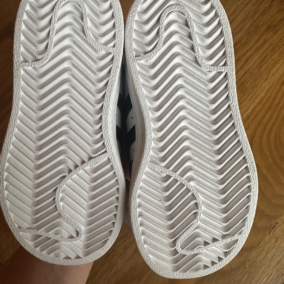 Kids ADIDAS Superstar - Size 7K US - NEVER WORN!! - Picture 5 of 7
